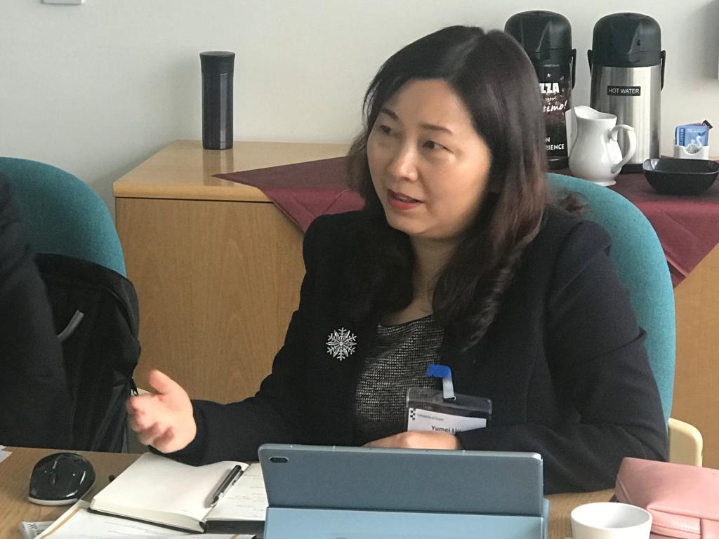 刘玉梅经理介绍公司发展情况