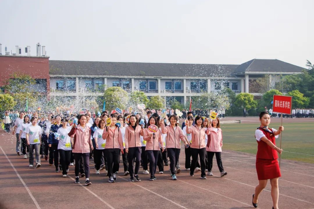 K1体育教工队参加入场式.jpg